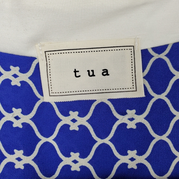 {Tua} White and Blue Short Sleeve V-Neck - Picture 6 of 6
